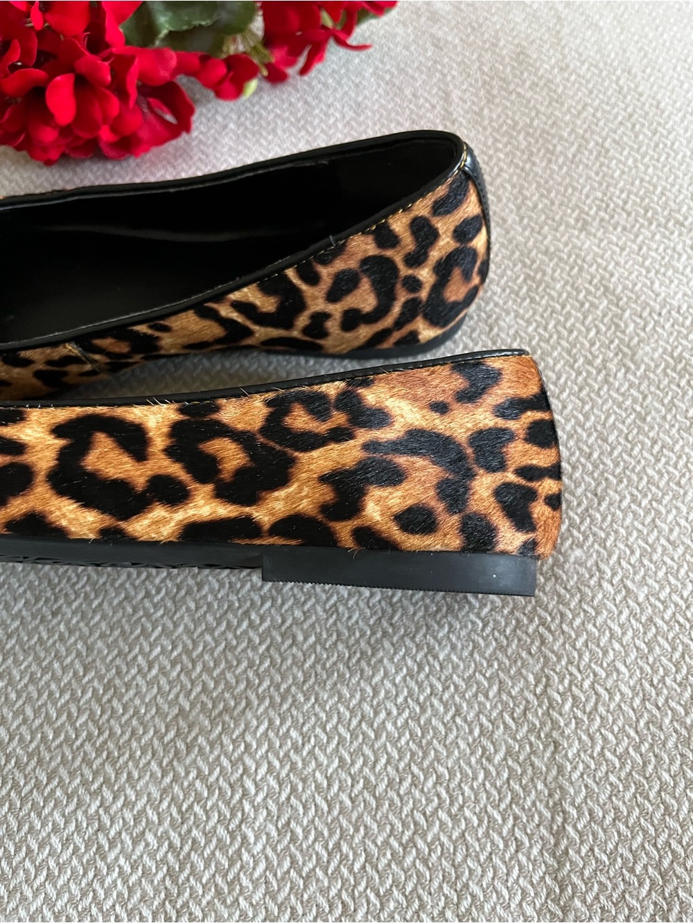 Michael Kors Milan Flat with Gold Logo Size 6.5M - Picture 6 of 9